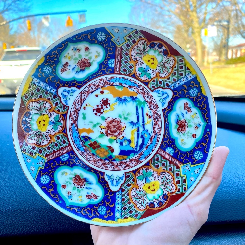 TWO Imari Ware Japan Decorative Glass Plates